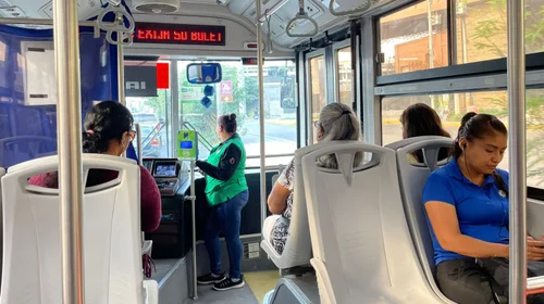 Aplazan rutas pago electrónico; siguen aceptando efectivo