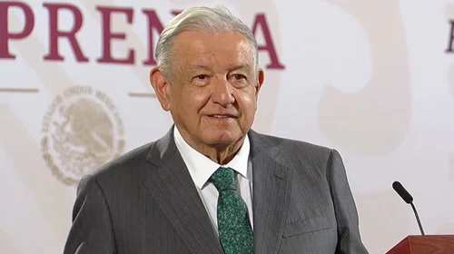 Viajarían AMLO y Sheinbaum en avión de la Fuerza Aérea por gira