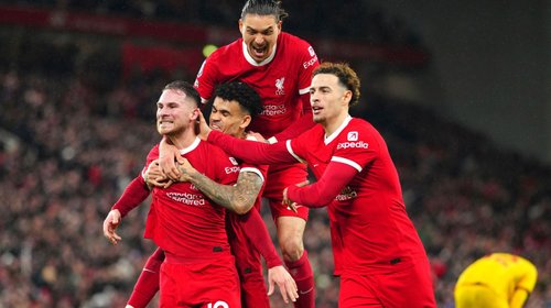 Retoma el Liverpool la cima de la Liga Premier