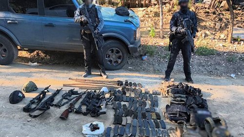 Fuerzas federales detienen y decomisan armas en Sinaloa
