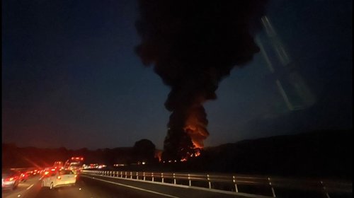 Reabren la México-Puebla tras incendio de pipa en Ixtapaluca