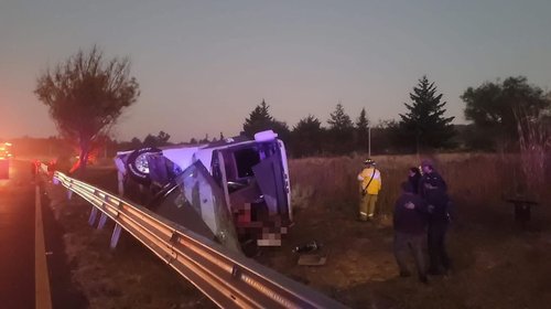 Vuelca autobús en Michoacán; 10 muertos y 20 heridos
