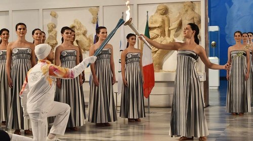 Antorcha de Milán-Cortina 2026 se enciende en ceremonia reducida