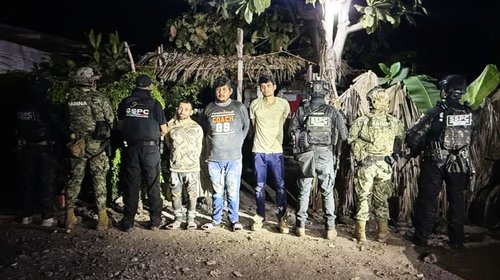 Caen tres ligados a extorsión y explosivos en Apatzingán