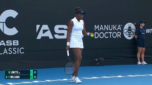 Venus Williams cae en Auckland pero deja buenas sensaciones