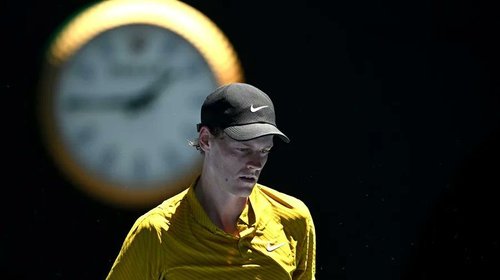 Sinner sobrevive al calor y avanza en el Abierto de Australia