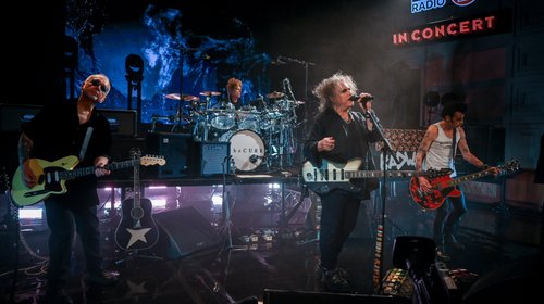 Vocalista de The Cure dedica emotivo mensaje a Perry Bamonte