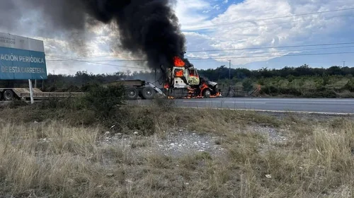Bloquean la carretera a Linares y Hualahuises
