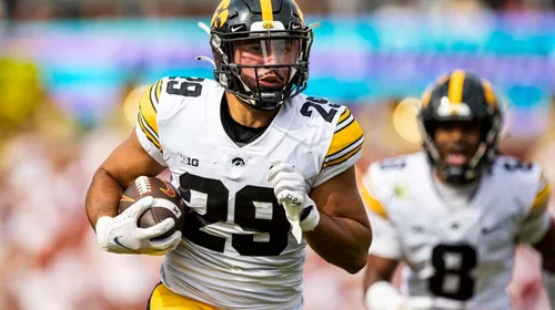 Pittsburgh Steelers firman al defensivo mexicano Sebastián Castro