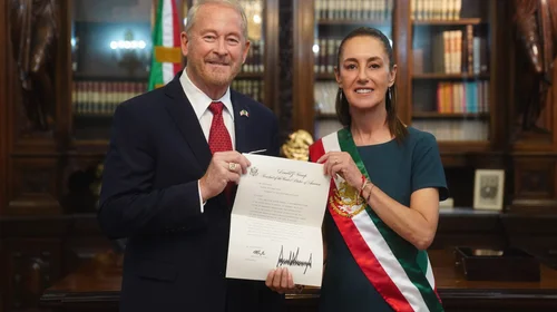 Sheinbaum recibe cartas credenciales del embajador de EUA