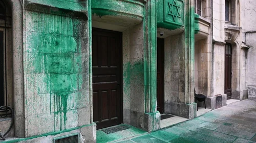 Vandalizan el memorial del Holocausto y varias sinagogas de París