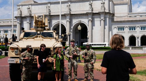 Virginia envía miembros de Guardia Nacional a Washington