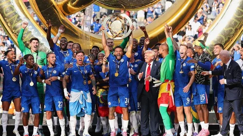 Trump 'roba' los focos entregando premios en el Mundial de Clubes