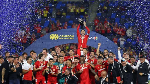 Toluca remonta ante América y se consagra Campeón de Campeones