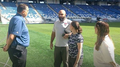 Representante de Irak inspecciona el Estadio Monterrey