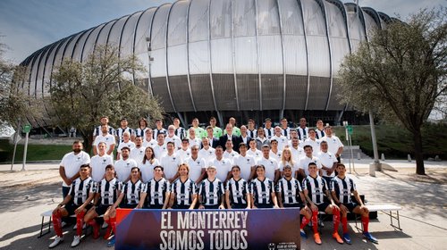 Posan Rayados y Rayadas para la foto oficial del Clausura 2026