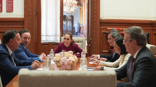 Se reúne Sheinbaum con directivos de venta de GE Vernova y Xignux