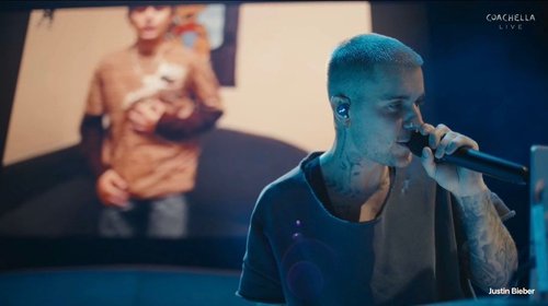 Justin Bieber revive su pasado en festival y emociona con 'Baby'