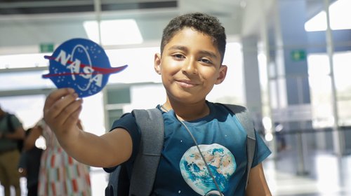 Niño hondureño participará en campamento espacial de la NASA