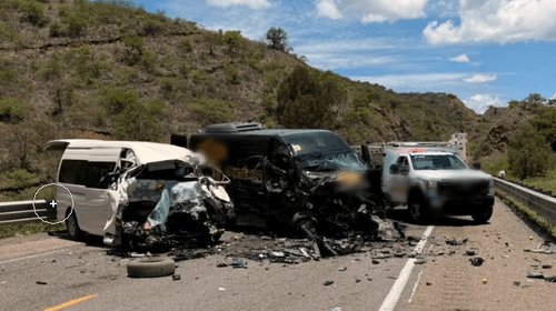 Siete muertos tras choque de dos camionetas en la México-Oaxaca