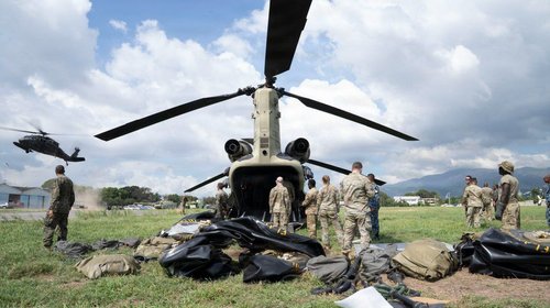 EUA despliega militares para apoyar labores de ayuda en Venezuela