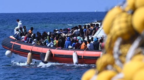 Hallan tres hermanas muertas en un bote migrante del Mediterráneo
