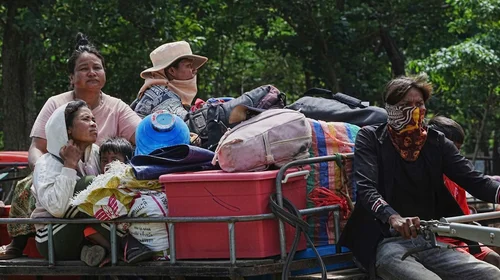 Huyen miles por enfrentamientos entre Tailandia y Camboya