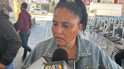Madre exige clases presenciales para su hijo tras conflicto