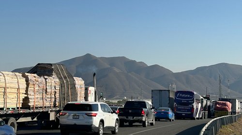 Colapsa carretera Saltillo–Monterrey luego de trágico accidente 