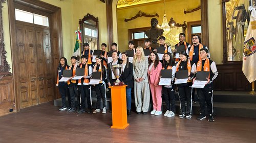 Gobernador reconoce a campeones del World Challenge 2026