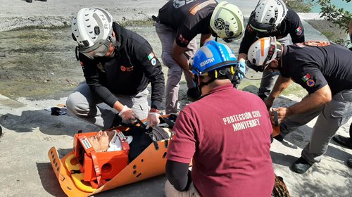 Golpean y dejan a hombre en el Río Santa Catarina
