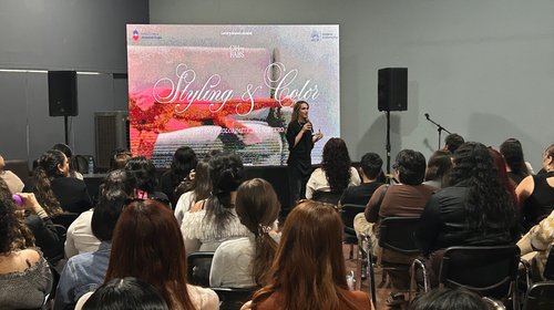 Imparten curso de styling y colorimetría para jóvenes