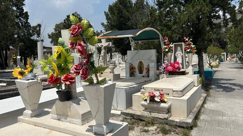 Prevén gran afluencia en panteones por Día de las Madres