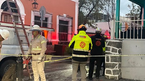 Falla eléctrica deja sin luz a locales de Barrio Antiguo