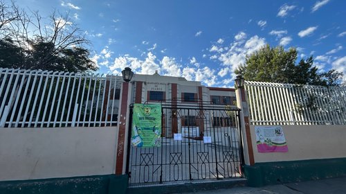 Secundaria Técnica suspende clases por construcción de techumbre