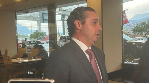 Niega Pedro Arce haber protegido a Karina Barrón en denuncia