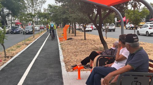 Estrena Guadalupe nuevo andador lineal sobre avenida Las Torres 
