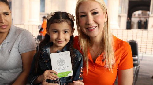 Aplica Salud 14,000 vacunas en primer día de macrobrigada