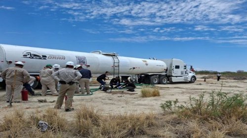 Aseguran 30 mil litros de diésel en la carretera Torreón-Saltillo