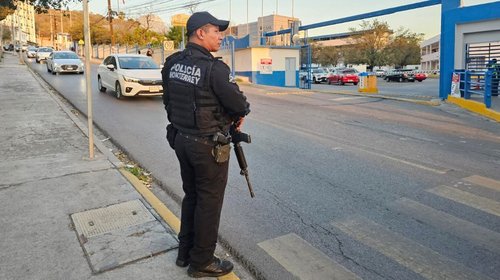 Amenaza de balacera en Prepa 2 genera movilización policiaca
