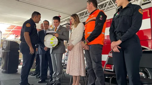 Samuel García agradece a bomberos e incrementa recursos