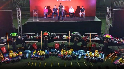 Entrega Raúl Cantú equipo deportivo a más de 500 atletas