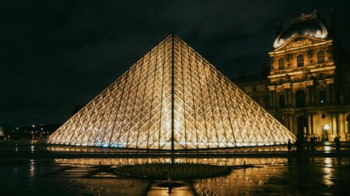 Avanza la investigación del atraco millonario en el Louvre