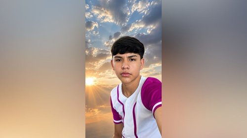 Pablo, de 14 años, cambiaría las aulas por una funeraria