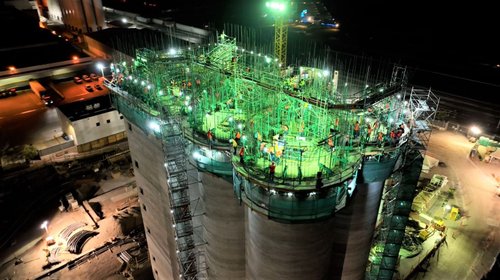 Cemex construye desde las alturas en tiempo récord