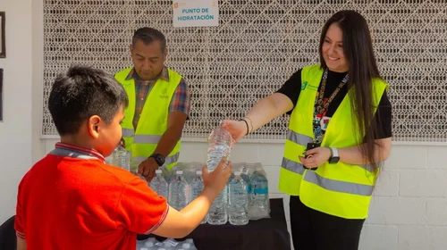 Instalarán puntos de hidratación en escuelas de Nuevo León
