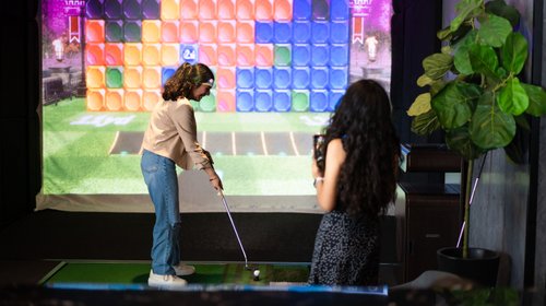 ¿Puedo jugar golf en Mulligan's si no soy experto?