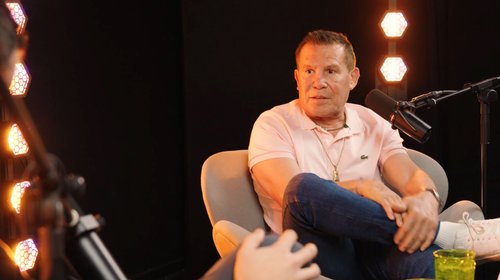 Julio César Chávez encara a Adrián Marcelo por comentario