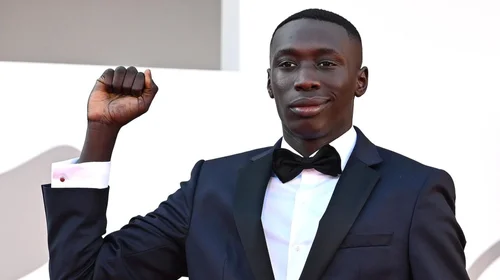 El 'tiktoker' Khaby Lame se autodeporta tras ser detenido en EUA