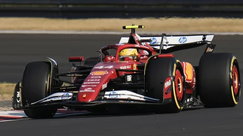 Gana Lewis Hamilton la pole para el sprint en China